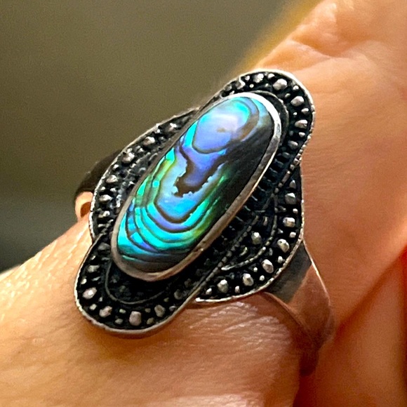 sterling Jewelry - Stunning vintage stamped sterling silver abalone shell elongated ring Woodstock